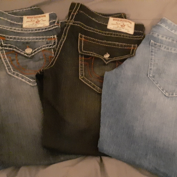 Multiple jeans... - Picture 2 of 5